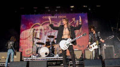 12 The Darkness